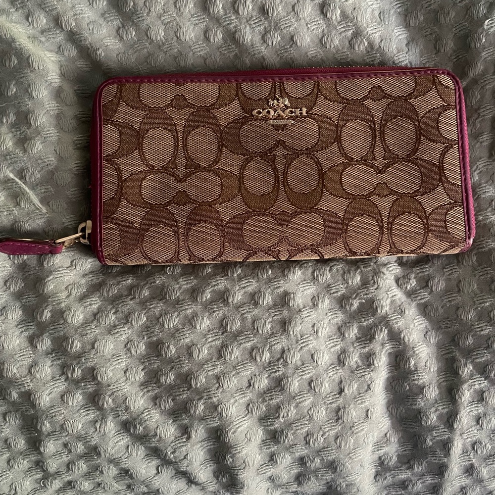 Coach leather wallet - Used great condition.